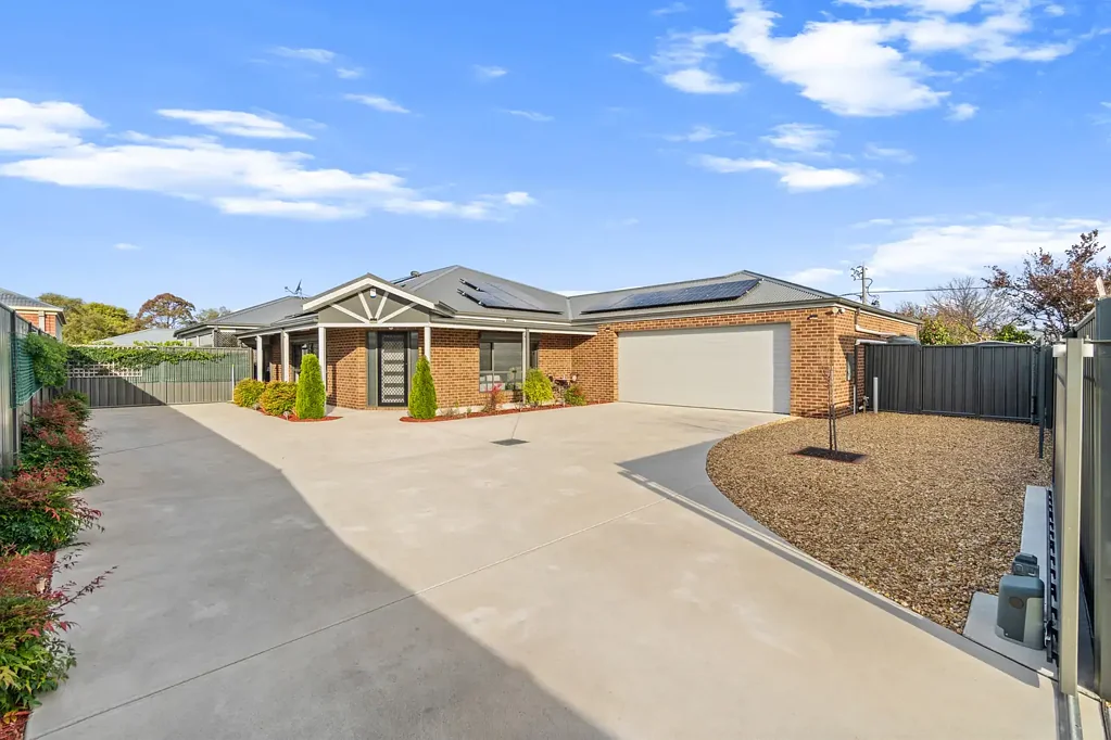 Sale 3 Bedroom Exceptional Modern Home in Prime Location