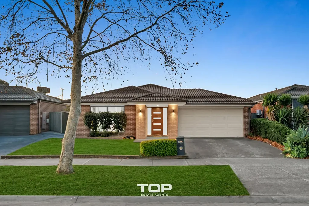 Cranbourne East 4બેડરૂમ Quality Built Home Offering Space, Comfort & Convenience