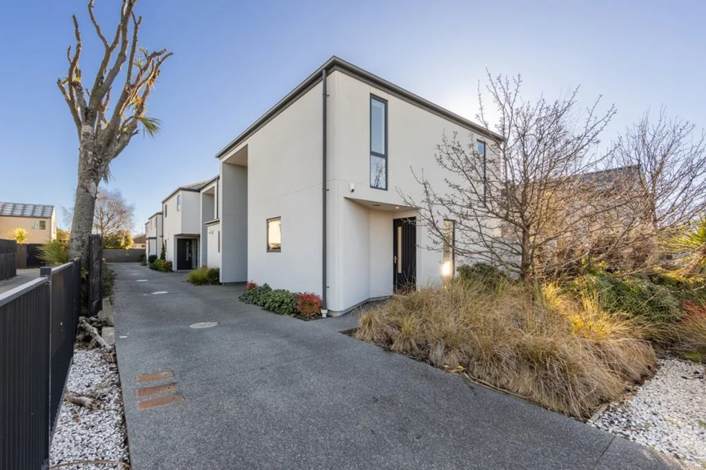 Edgeware 3 Bedroom Brand New Beginnings, Effortless Living