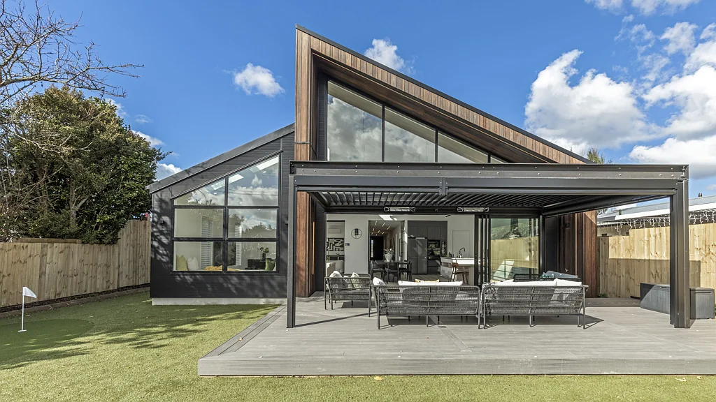 Pinehill 6房 北岸地标级获奖住宅！！6.5米折叠门+恒温露台+太阳能发电系统，顶级校网环抱！ On the Top of Pinehill