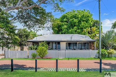 165 O'Shea Esplanade, Machans Beach, QLD 4878, 3房, 2浴, House