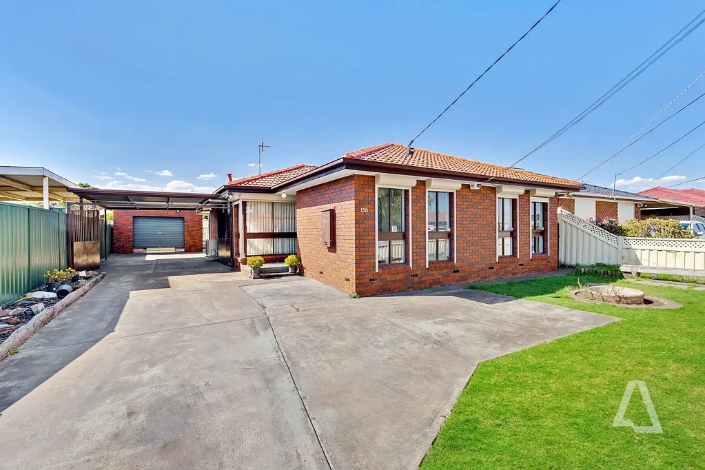 Deer Park 3 Bedroom Immaculately Presented Family Home in Prime Location