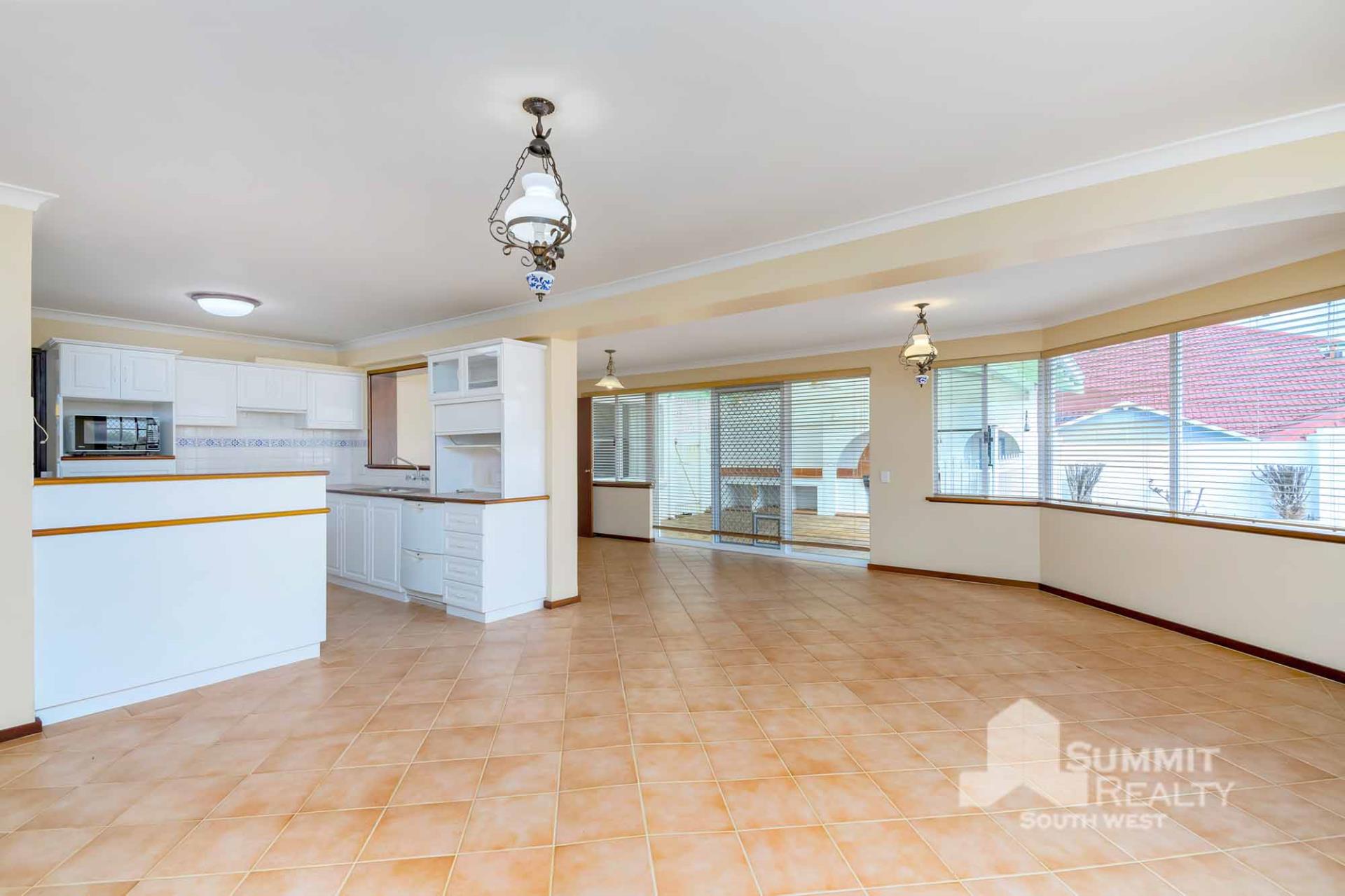 16 DUNSTAN ST, SOUTH BUNBURY WA 6230, 0 Schlafzimmer, 0 Badezimmer, House