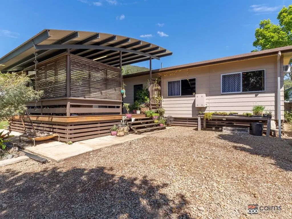 Gordonvale 3침실 Fully Renovated Character Home with Modern Touches