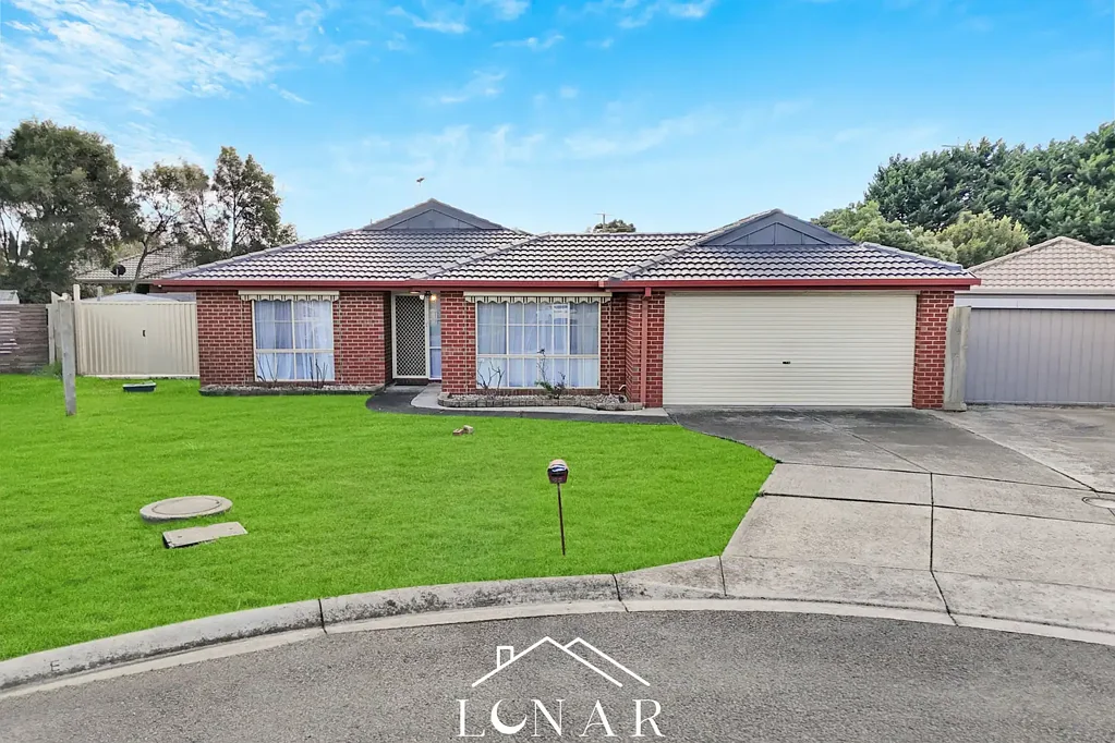 Cranbourne 4房 宁静庭院宽敞宅 640m²阔地 全新地毯LED照明 主卧套卫步入衣帽 CHEF燃气灶 双车库侧门通道 成熟果树后院 SOLD by Waheed at Lunar Real Estate
Want to know what your home is worth?
Contact me for a free consultation: 0411 028 338