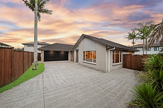 5 Alvre Place, Flat Bush, Manukau City
