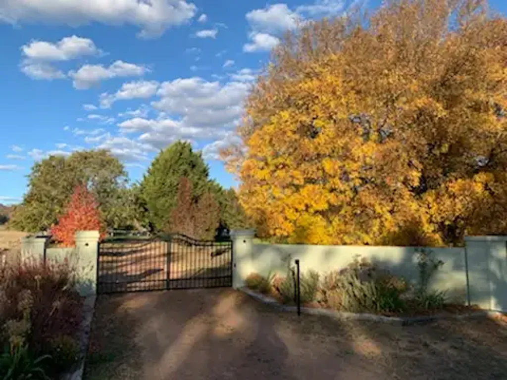 Murrumbateman 5 Slaapkamer Equestrian Property in Cool Climate Wine Region with Arena, Stables and Swim Spa