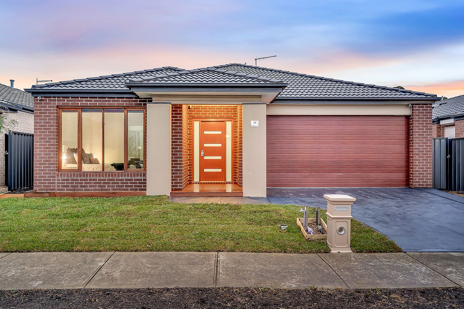 10 RAINHAM AV, CRAIGIEBURN VIC 3064, 0 Schlafzimmer, 0 Badezimmer, House