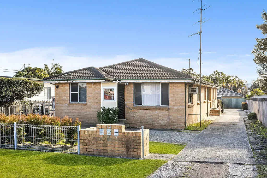 2/14 Madden Street, Oak Flats, NSW 2529