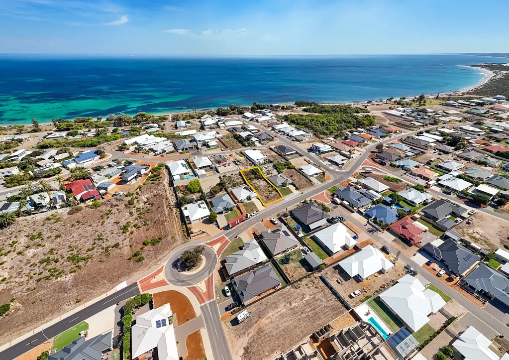 38 Stillwater Avenue, Drummond Cove, WA 6532