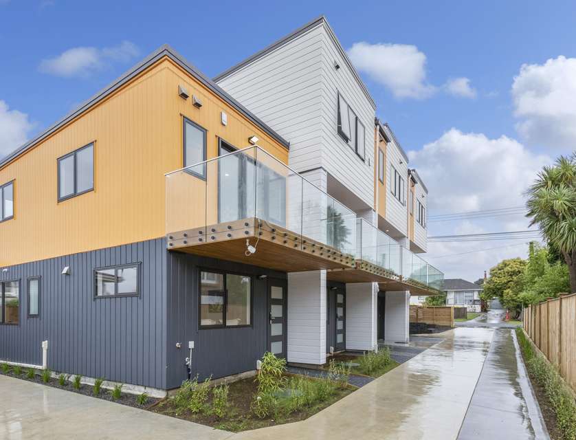 2,4/30 Woodford Avenue, Henderson, Waitakere City, Auckland, 3房, 2浴, 城市屋