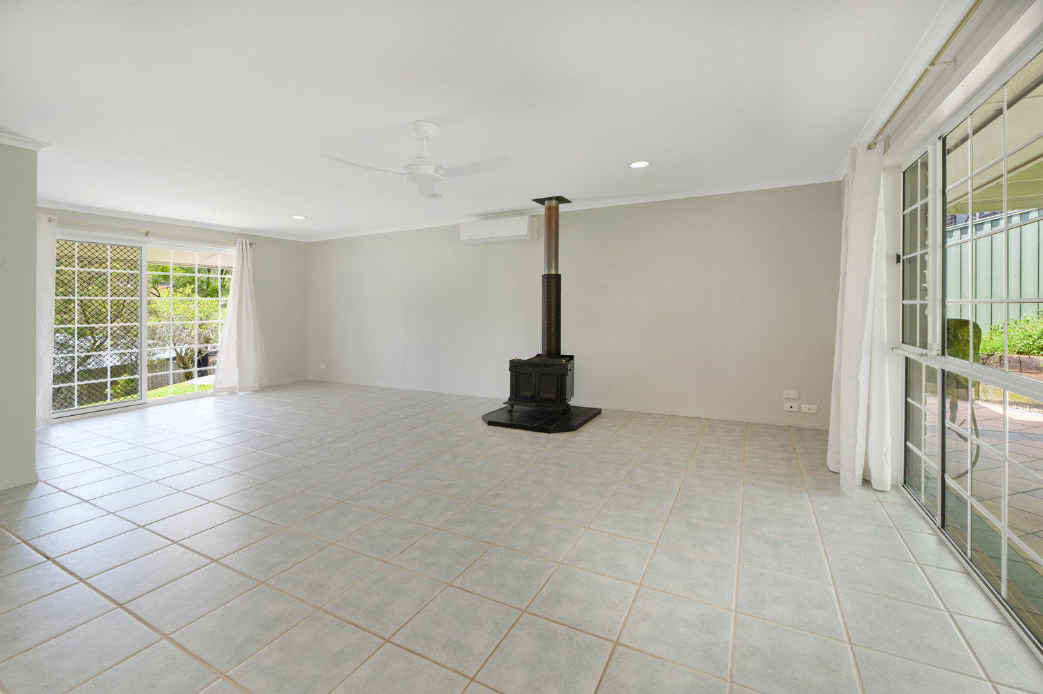 5 AUTUMN CT, MUDGEERABA QLD 4213, 0房, 0浴, House