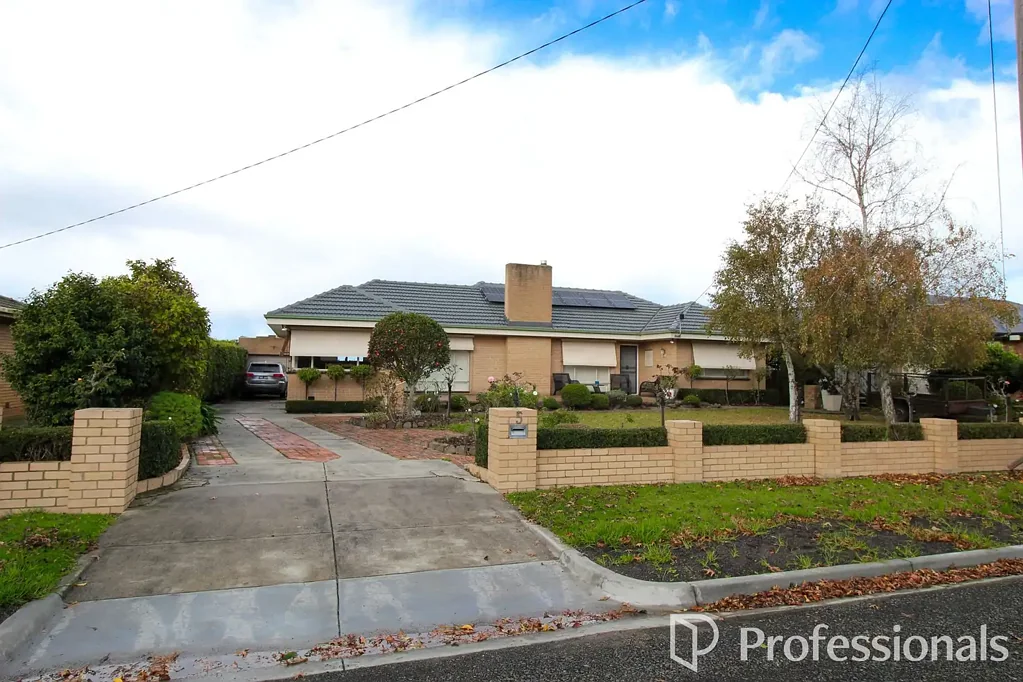 Yarram 4房  Spacious 4 bedroom home, Solid brick on approx quarter acre with beautiful green rural views. Must be seen!