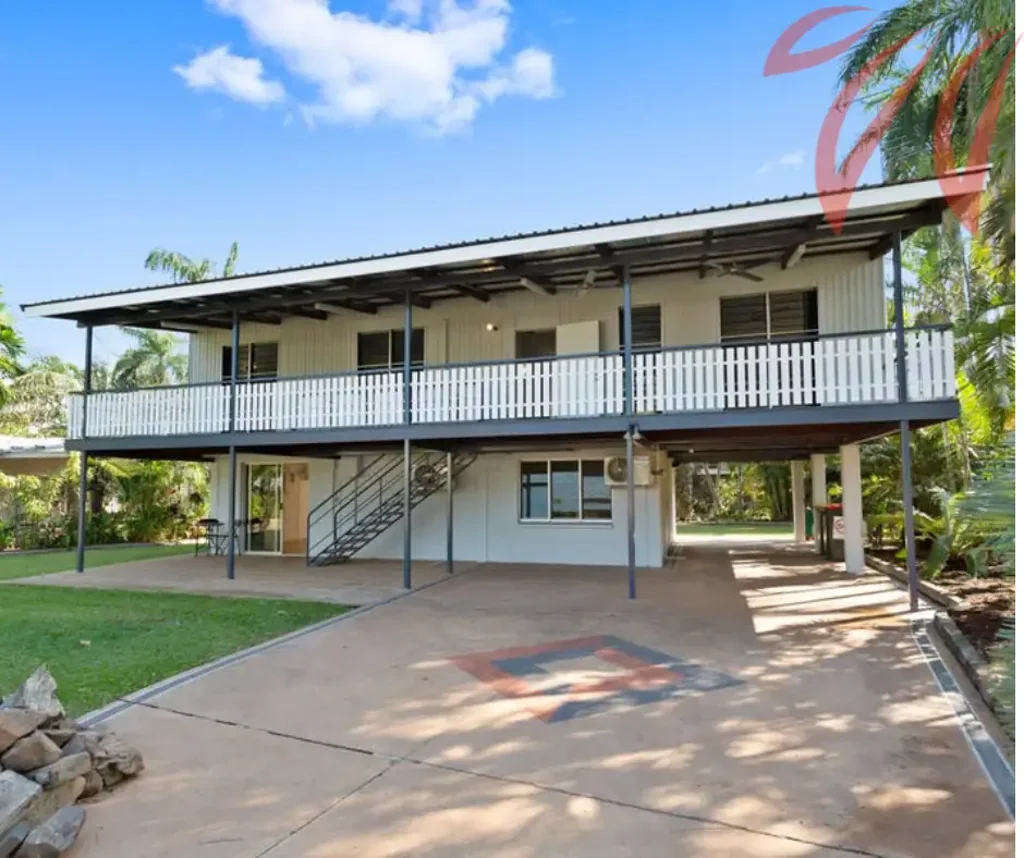 Spacious Family Home + Granny Flat!!