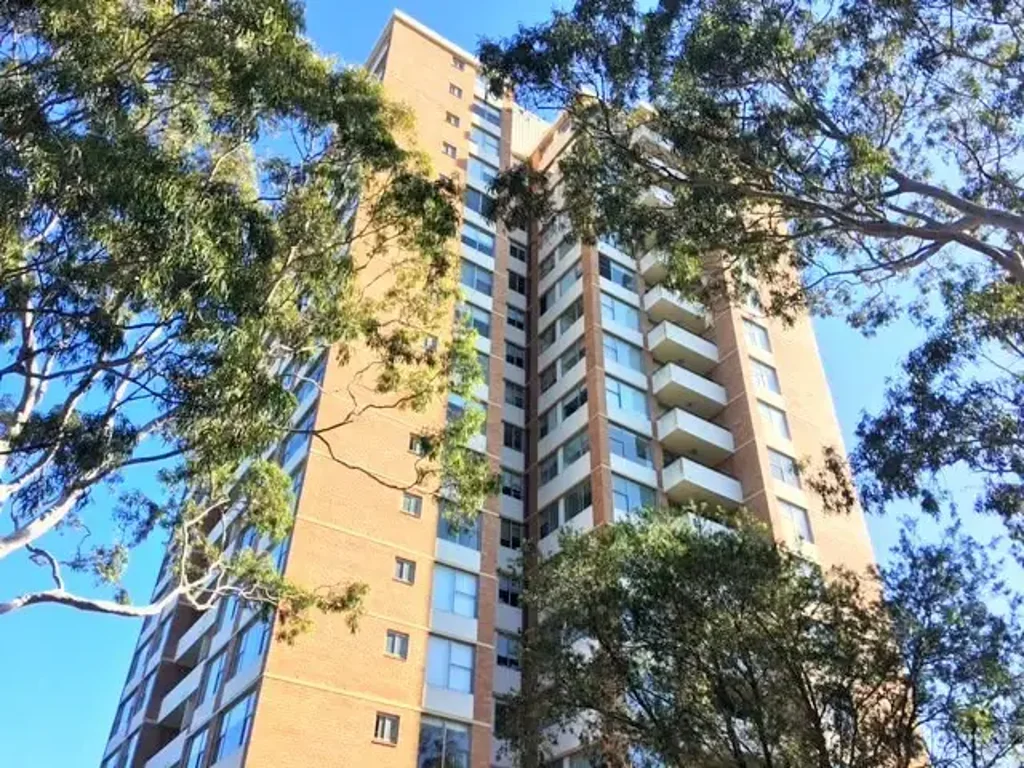 Stylish Two-Bedroom Security Apartment with Resort-Style Facilities