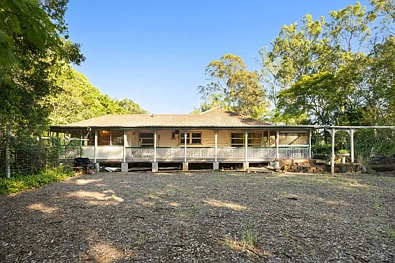 53 Kersley Road, Kenmore, QLD 4069, 5 slaapkamers, 2 badkamers, House