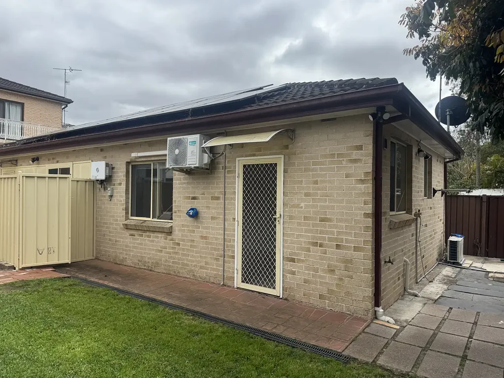 2 BEDROOM GRANNY FLAT WITH ALL BILLS INCLUDED