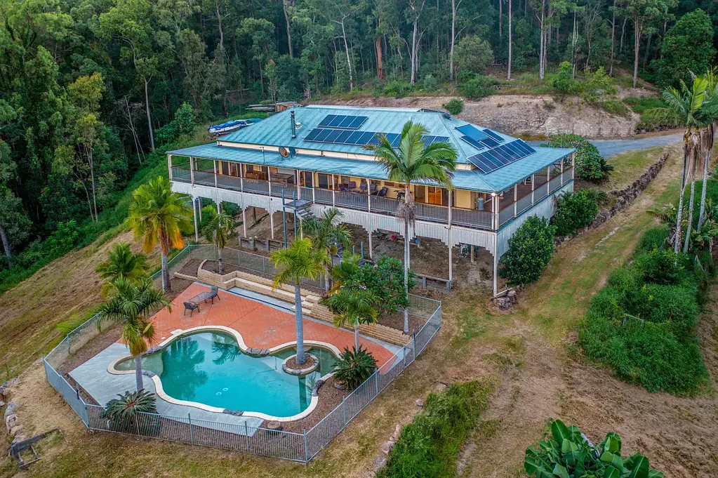 Upper Coomera 4Zimmer Exceptional 8.6-Hectare Riverfront Acreage with Endless Potential