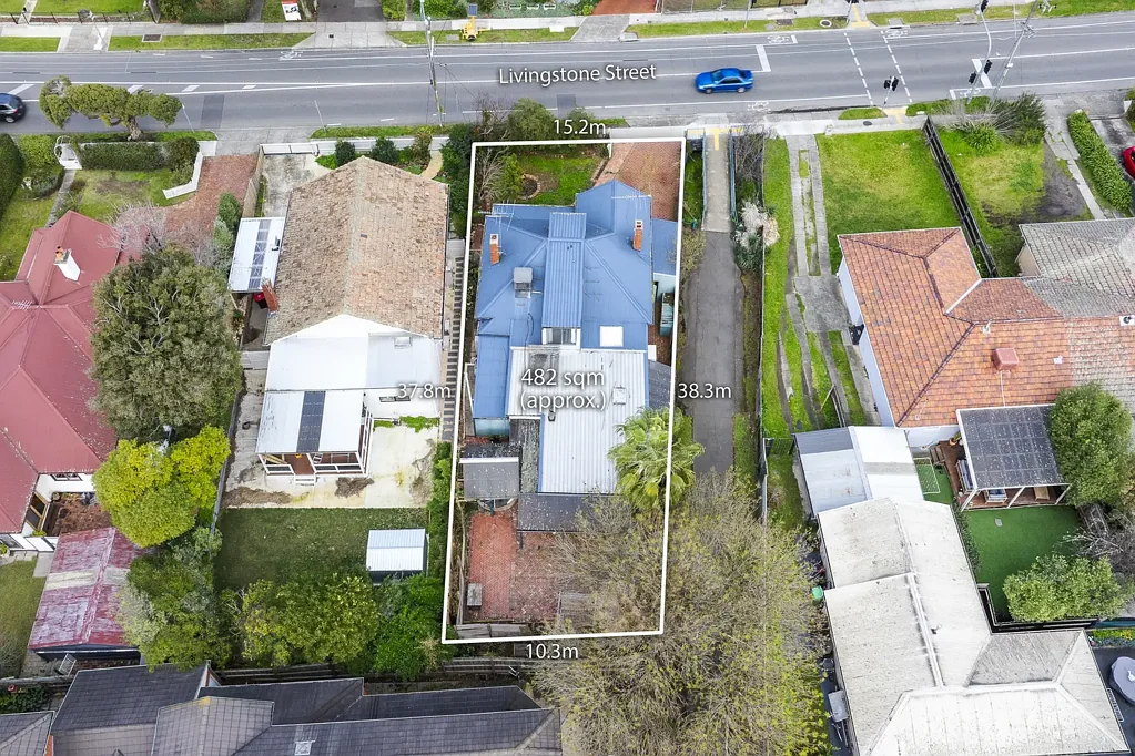 Ivanhoe 4房 备受追捧的 Ivanhoe 地址，潜力非凡 A Coveted Ivanhoe Address with Exceptional Potential