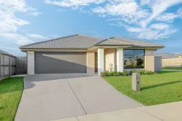 16 FONTANA ST, Chisholm