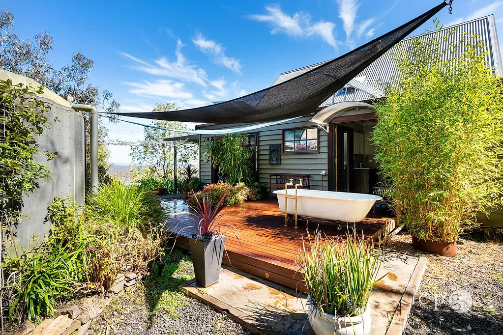 Chewton Bushlands 3ห้องนอน Views, Tranquil and Off Grid