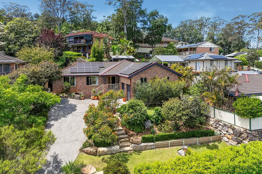 15 Pineridge Close, Lisarow, NSW 2250