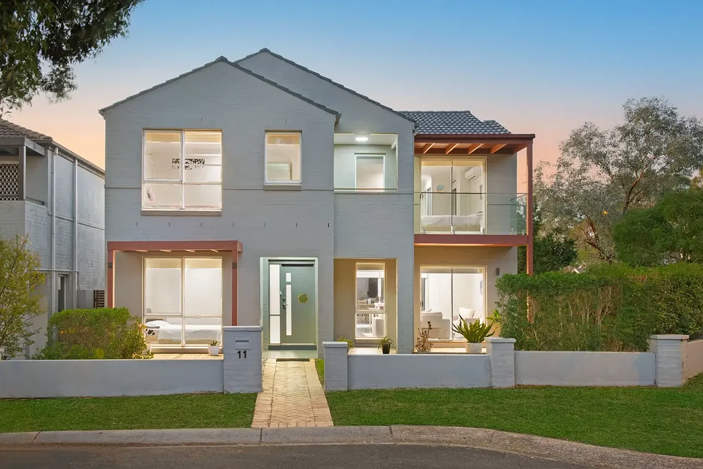 11 Roxburgh Crescent, Stanhope Gardens, NSW 2768