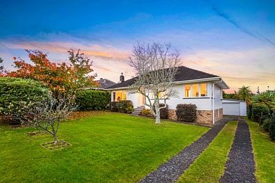 Te Atatu Peninsula 3房  Affordable Kiwiana Classic = Opportunity Knocks!