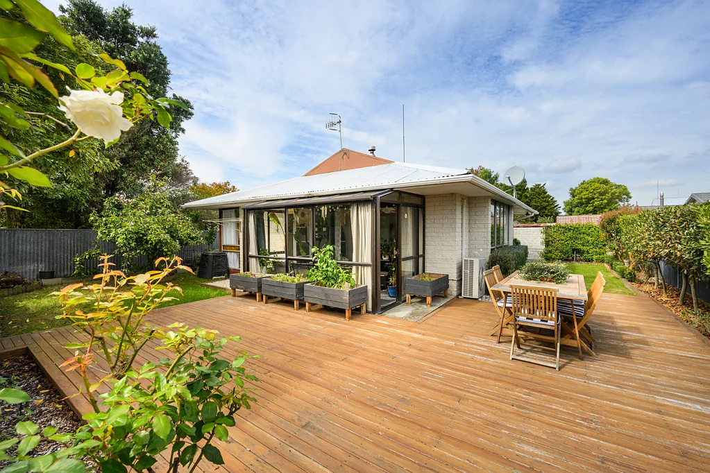 Takaro 2房  Central Townhouse - Hidden Treasure!