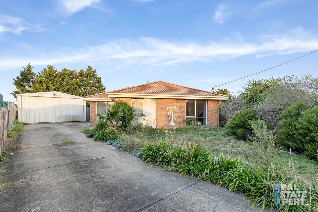 32 Simon Court, Hampton Park, VIC 3976