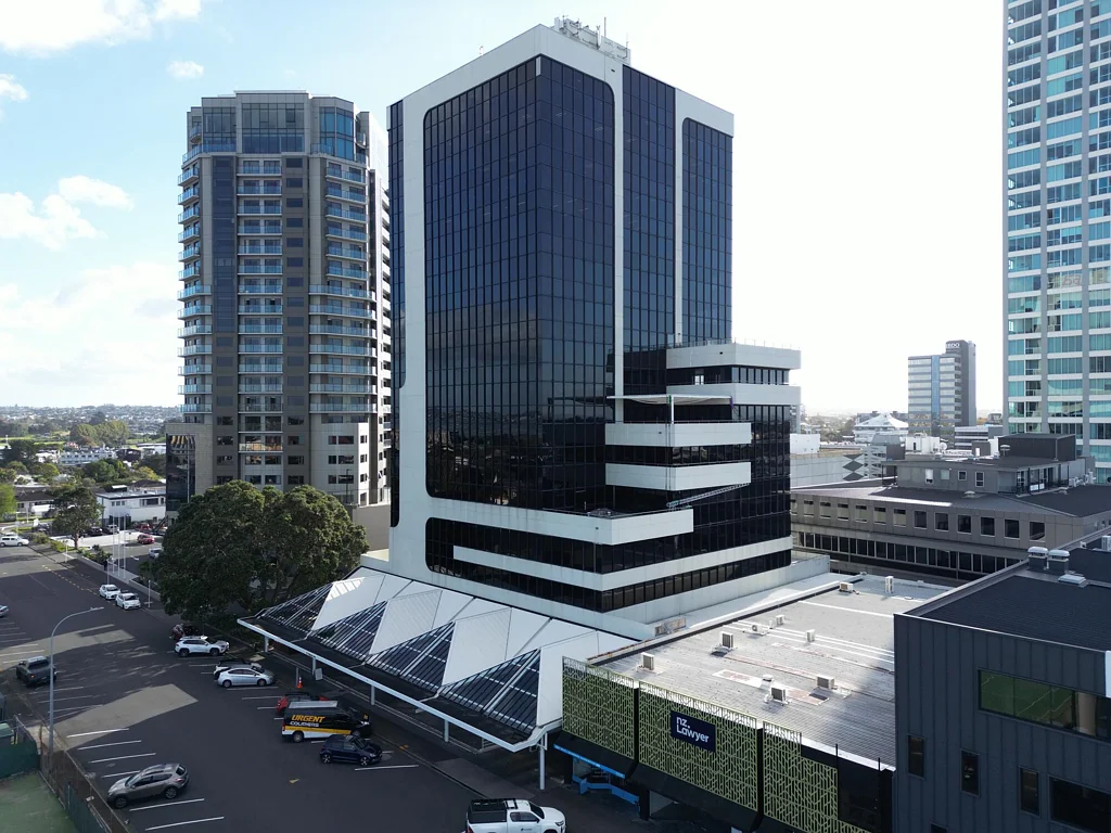 Takapuna Rare large ground floor