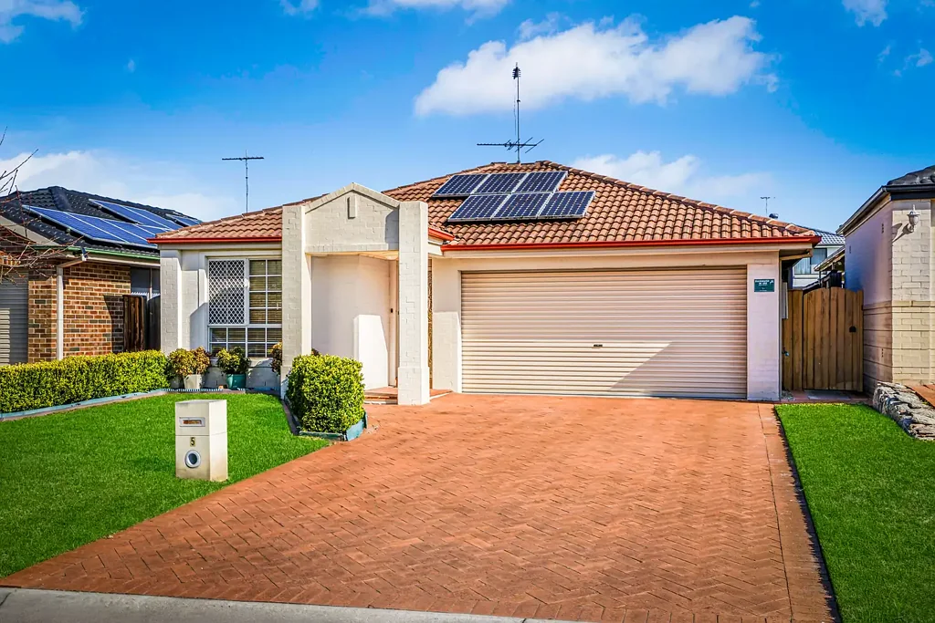 Woodcroft 4 Bedroom Spacious 4-Bedroom Family Haven + North Facing
