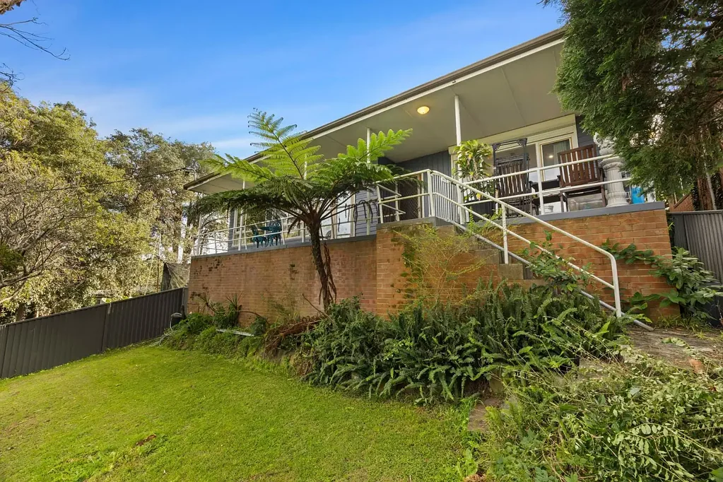 Highfields 6Kwarto Family Home offering up to 4 bedrooms plus a separate 2 bedroom Granny Flat in popular Highfields - PRIVATE INSPECTIONS WELCOMED!