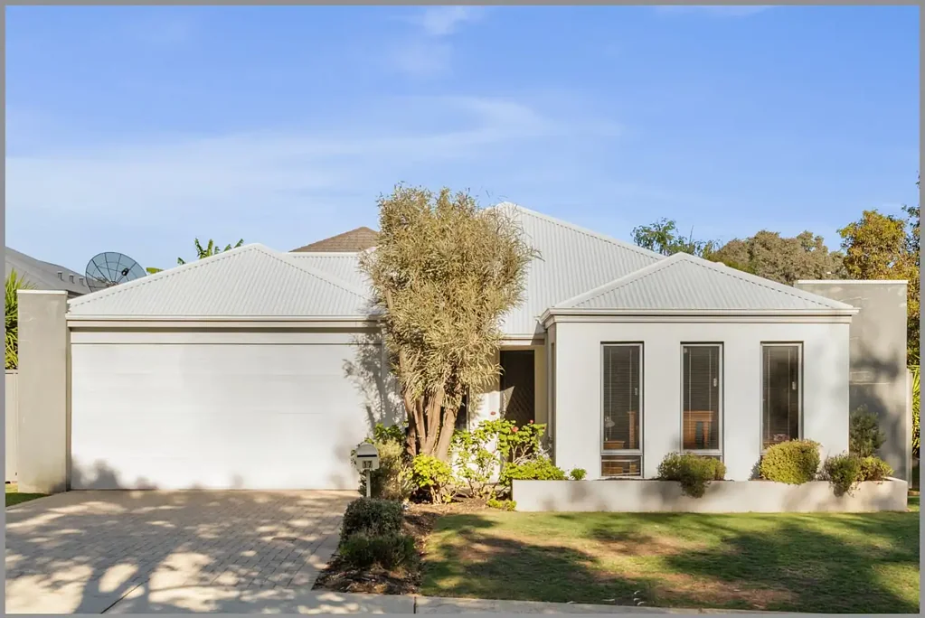 Wellard 4Moenga Spacious Family Living with a Huge Backyard in Wellard Village