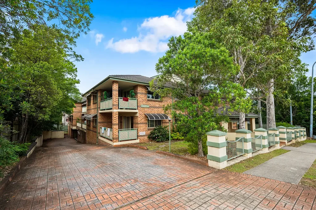 Granville 2Kwarto SPACIOUS 2-BEDROOM UNIT IN PRIME GRANVILLE LOCATION