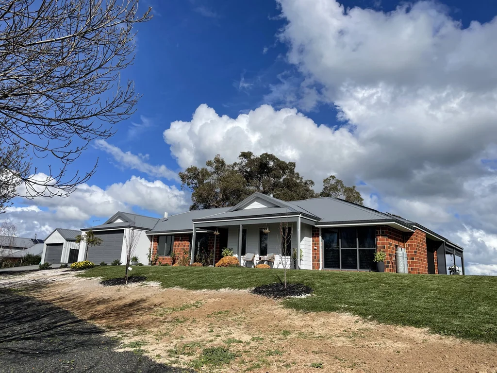 26 Robinia Way, Kangaroo Gully, WA 6255