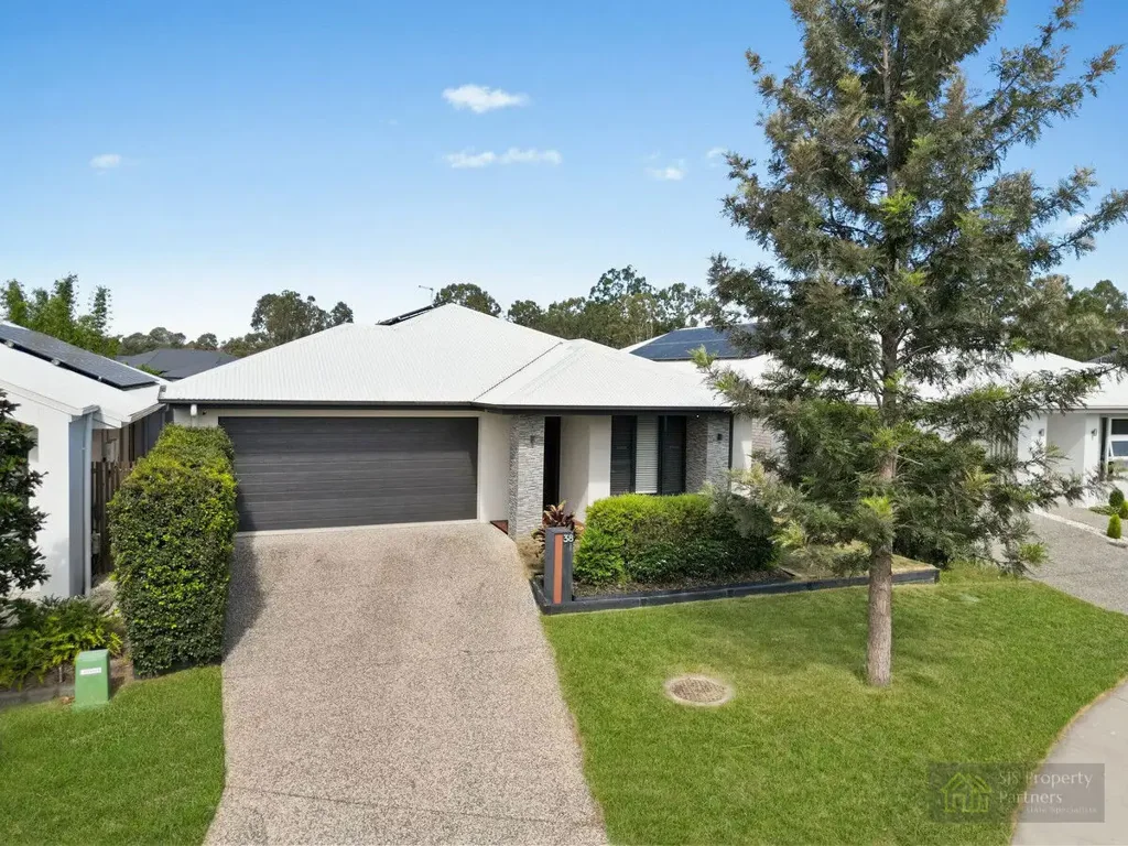 Greenbank 4침실 Modern Family Living Opposite Leaf Park – Move-In Ready Comfort in Everleigh Estate