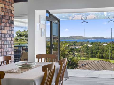 Kiama Downs 4 Bedroom Light-filled & spacious family living