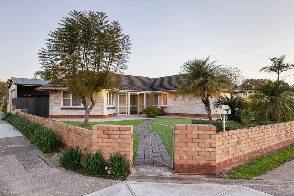 7 Dingera Avenue, North Plympton, SA 5037