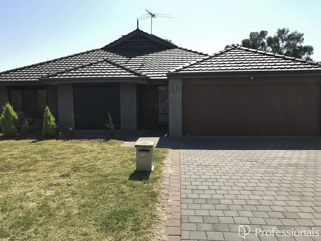 15 Foxton Boulevard, High Wycombe, WA 6057