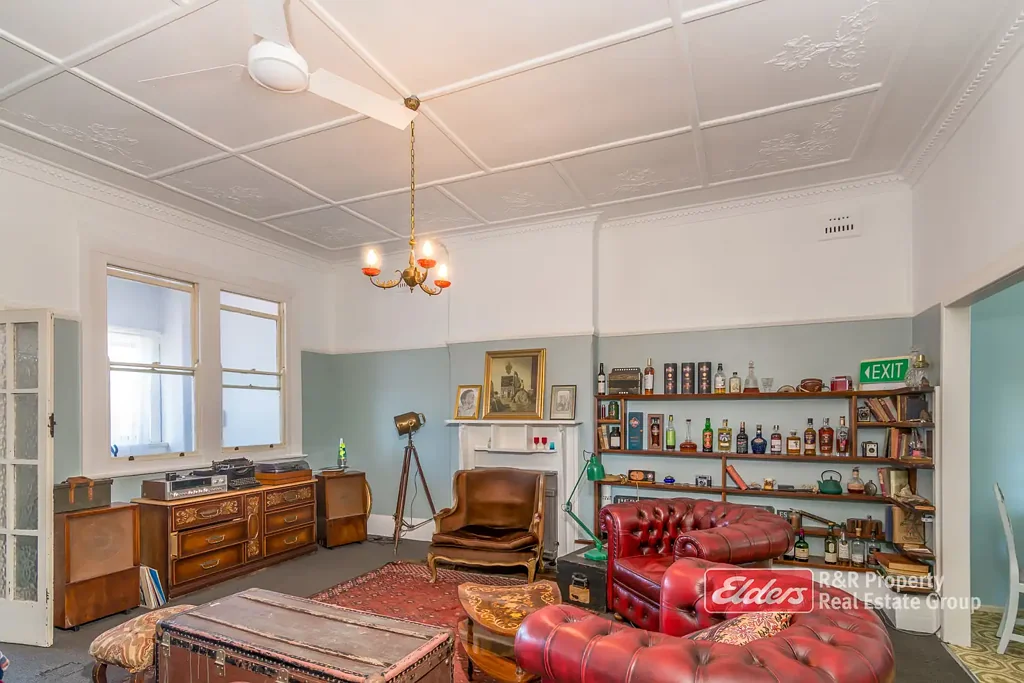 Gloucester 3ห้องนอน Landmark Mixed-Use Holding in Gloucester's CBD