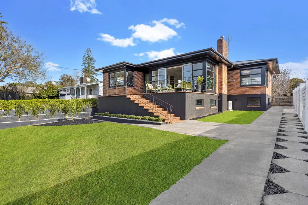 8 Kohanga Road, Mangere Bridge, Manukau City, Auckland
