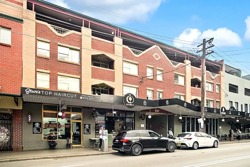 3 Bedroom Apartment in Central Location - Newtown !!!