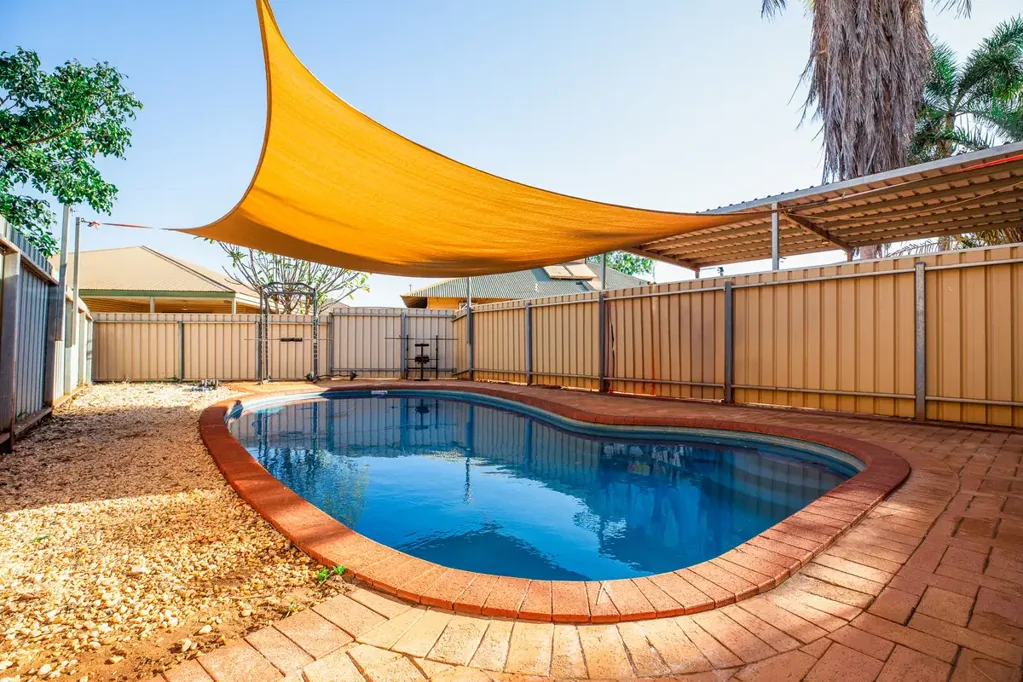 South Hedland 4બેડરૂમ 4 BEDROOMS + BRICK + MASSIVE POOL – ALL UNDER $600K!