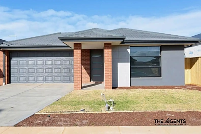 17 Tindale Boulevard, Werribee, VIC 3030, 4 Bedrooms, 2 Bathrooms, House
