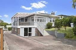 14 Hastie Avenue, Mangere Bridge