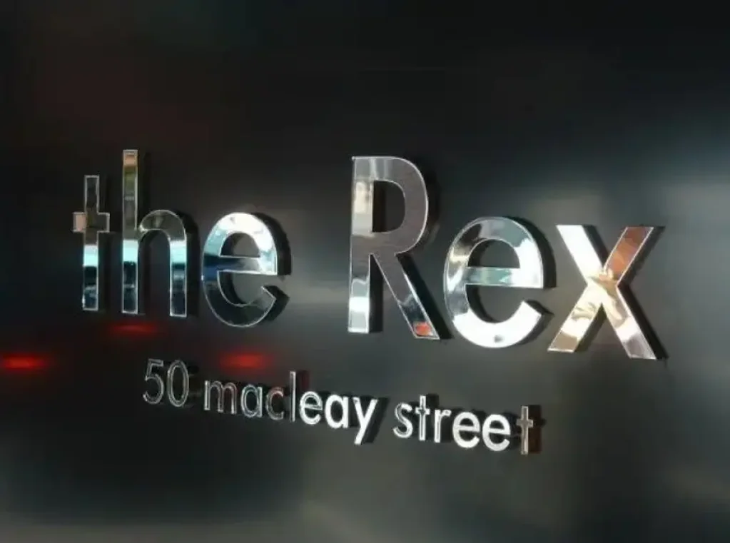 LUXURIOUS POTTS POINT APARTMENT