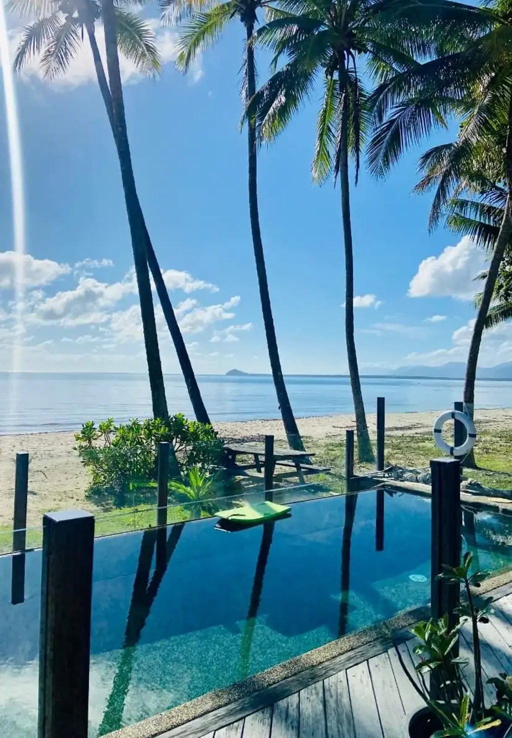 Newell 3房  Introducing the iconic Boonooloo Beach House on absolute beachfront!