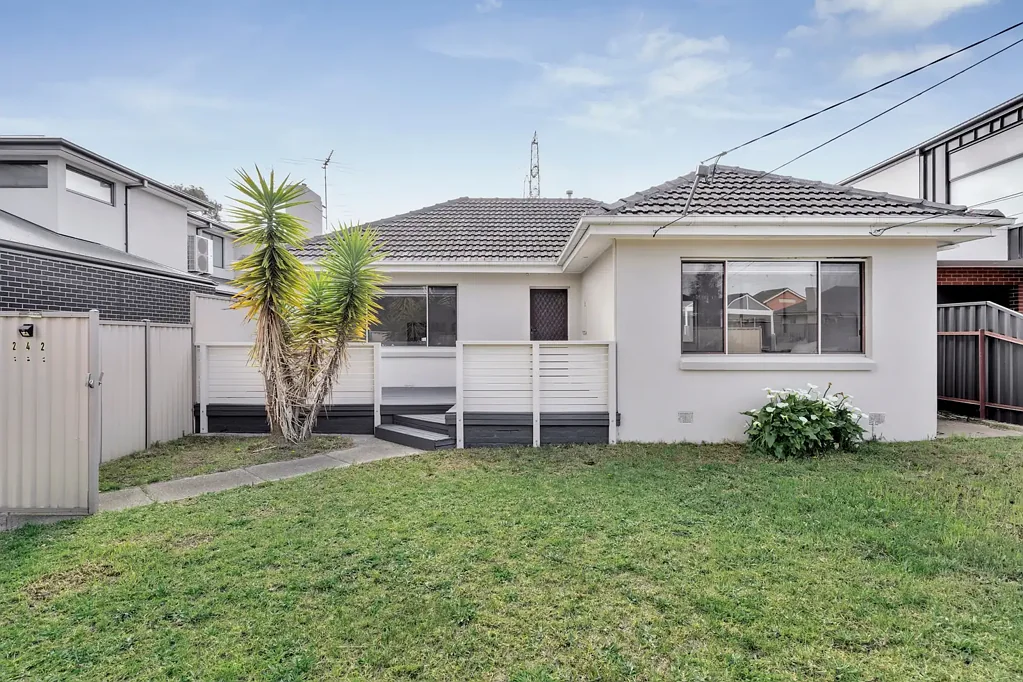 242 Parer Road, Airport West, VIC 3042