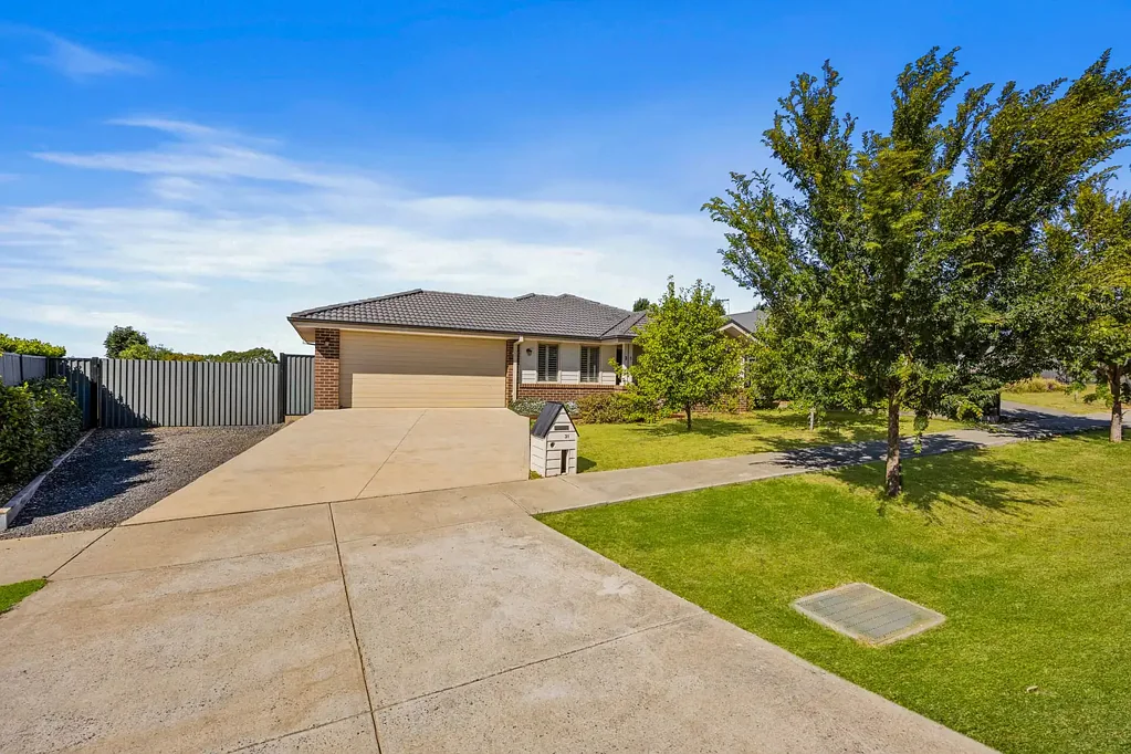 31 Triandra Avenue, Romsey, VIC 3434